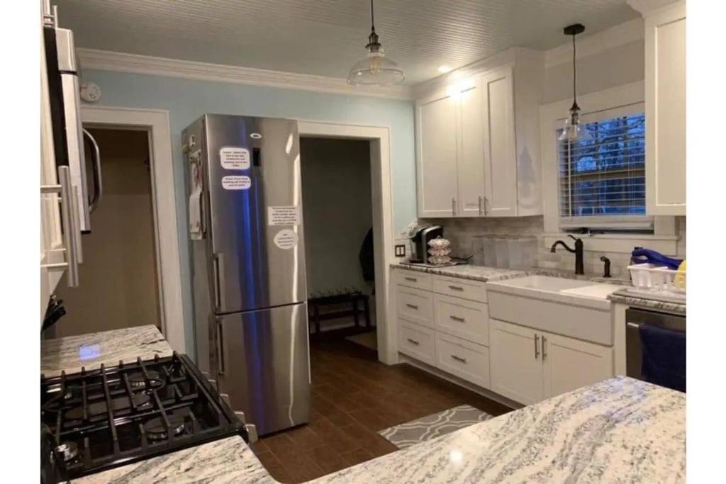1 Mile To Fort Sill! The Carolebelle Cottage Sleeps 8 With Hottub,Grills,Firepit لوتون المظهر الخارجي الصورة